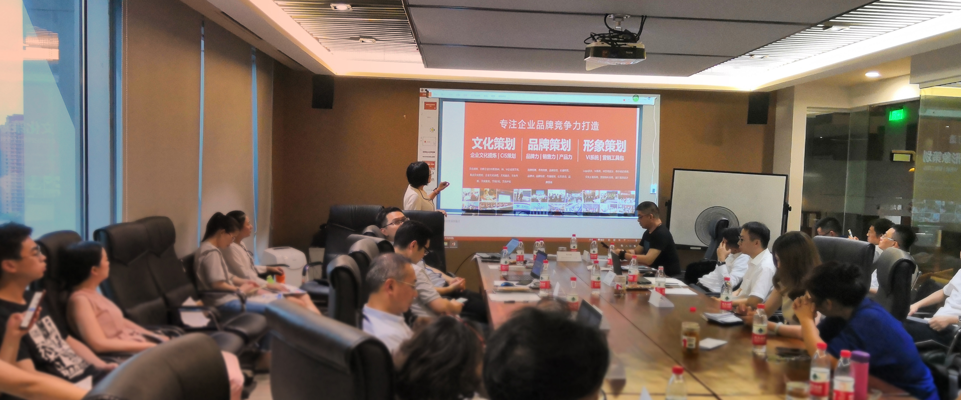 精品国产美女在线一区二区三区_最新高清不卡一区二区在线观看_97成人无码免费一区二区中文_国产一级毛卡片在线国产